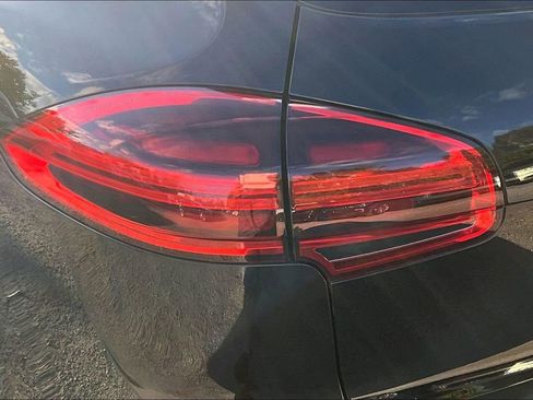 Used 2017 Porsche Cayenne Platinum Edition image 22