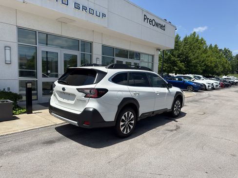 Used 2023 Subaru Outback Limited AWD/4WD image 3