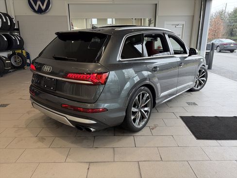 Used 2022 Audi SQ7 Premium Plus w/ SQ7 Executive Package image 4