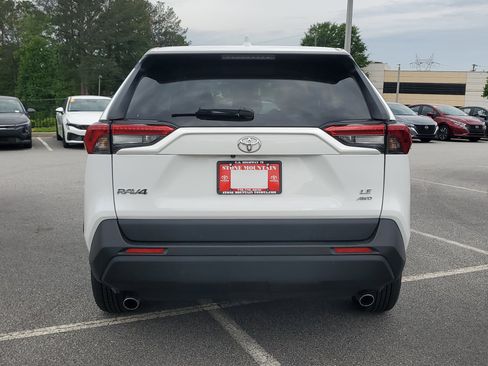 Certified 2024 Toyota RAV4 LE AWD/4WD image 5