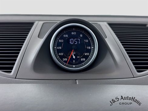 Used 2021 Porsche Macan Turbo image 41