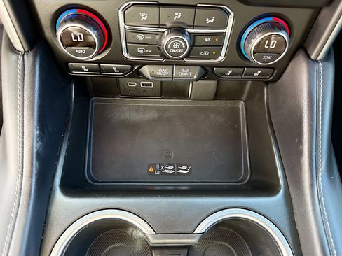 Used 2021 Chevrolet Tahoe Z71 w/ Z71 Signature Package image 33