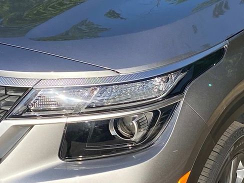 Used 2023 Kia Seltos LX AWD/4WD image 5