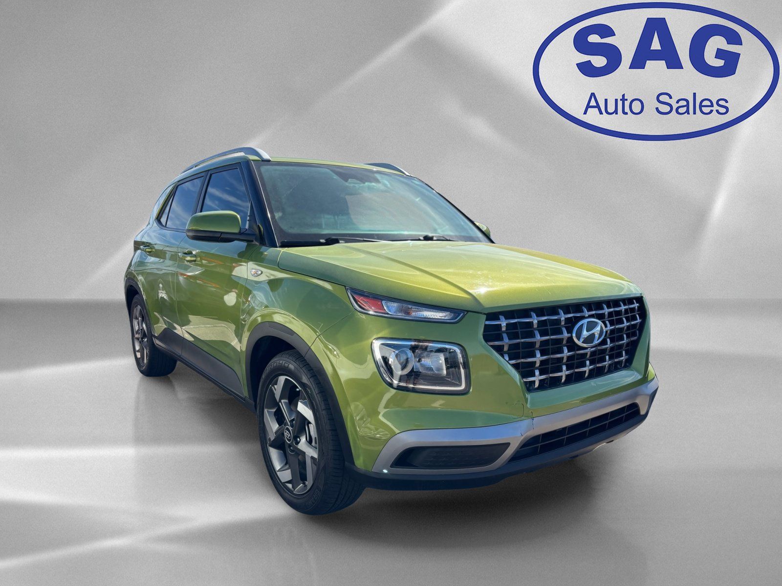 Used 2023 Hyundai Venue SEL w/ Cargo Package FWD image 2