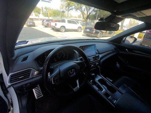 Used 2018 Honda Accord Sport image 13