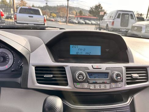 Used 2012 Honda Odyssey LX image 19