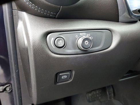 Used 2020 Chevrolet Blazer LT image 9