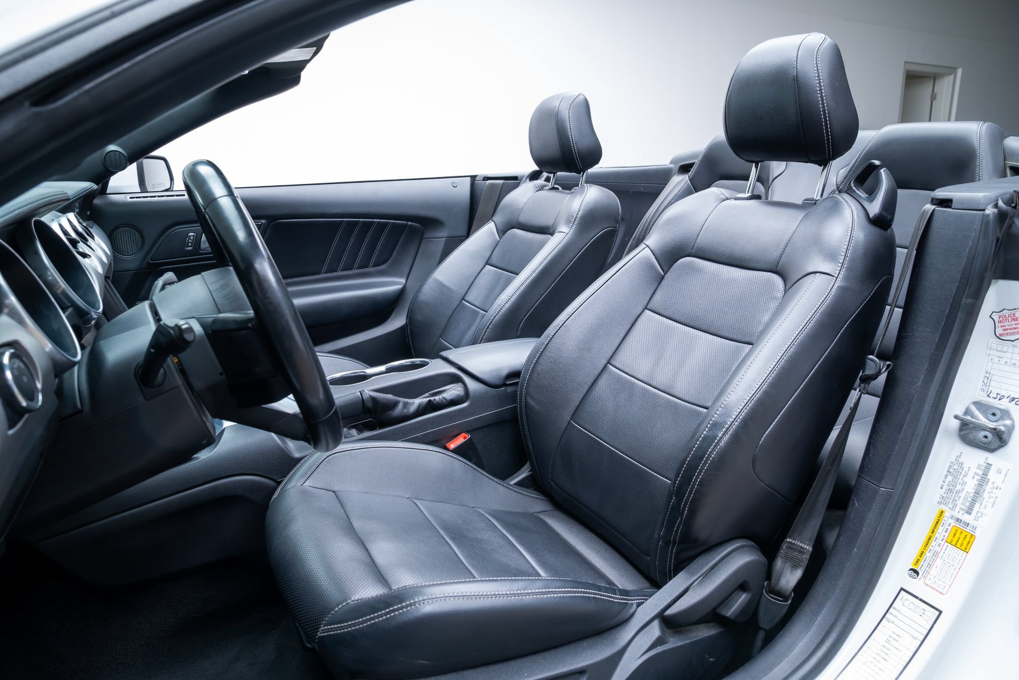 Used 2022 Ford Mustang Premium RWD image 17