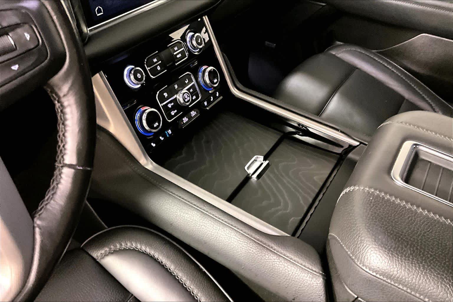 Used 2022 GMC Yukon Denali AWD/4WD image 15