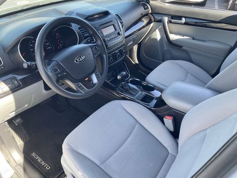 Used 2014 Kia Sorento LX FWD image 18