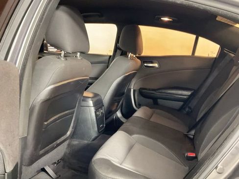Used 2018 Dodge Charger SXT w/ Blacktop Package image 16
