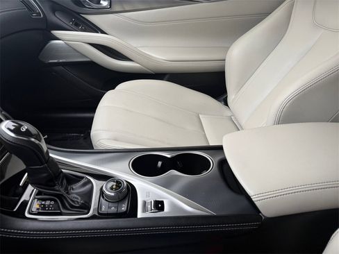 Used 2019 INFINITI Q60 3.0t Luxe image 31