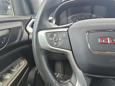 Used 2023 GMC Acadia SLT image 32