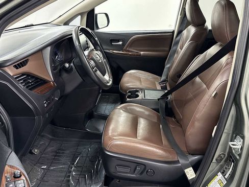 Certified 2020 Toyota Sienna Limited Premium image 13