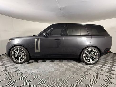Used 2023 Land Rover Range Rover SE AWD/4WD image 3
