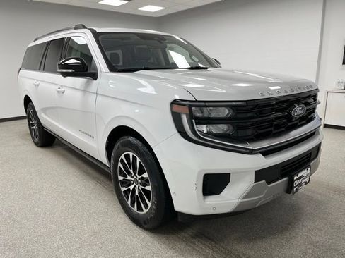 Used 2025 Ford Expedition Max Platinum AWD/4WD image 2