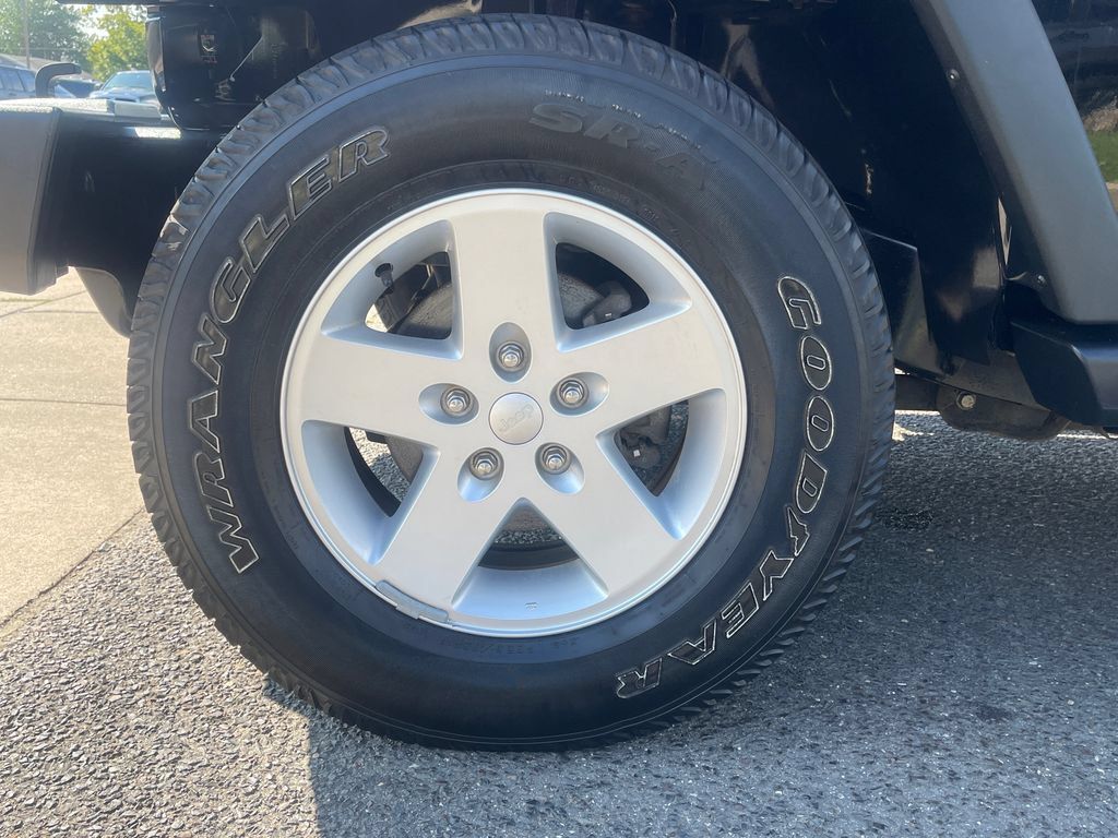Used 2018 Jeep Wrangler Unlimited Sport S AWD/4WD image 9