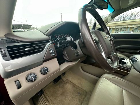 Used 2016 Chevrolet Suburban LT w/ Luxury Package image 15