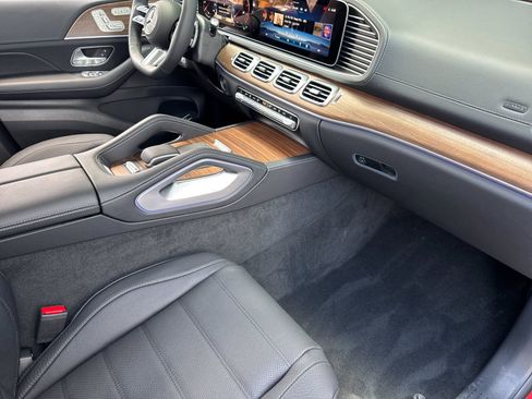 New 2025 Mercedes-Benz GLS 450 4MATIC image 18