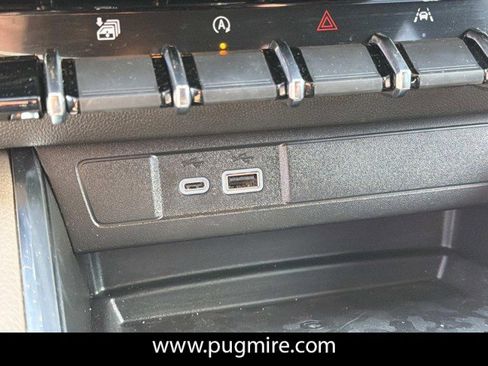 Used 2025 GMC Canyon Denali AWD/4WD image 31