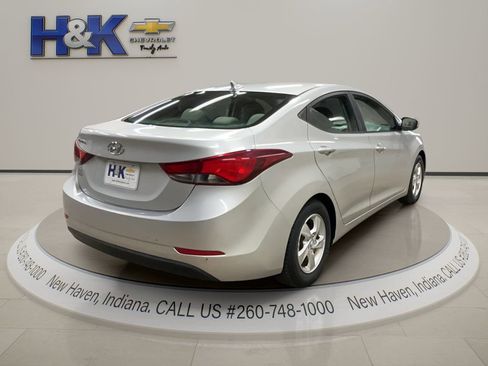 Used 2015 Hyundai Elantra SE image 6
