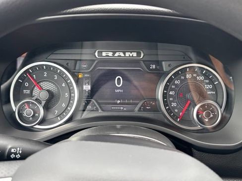 New 2026 RAM 1500 Express AWD/4WD image 17