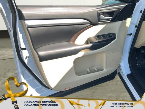 Used 2019 Toyota Highlander XLE image 12