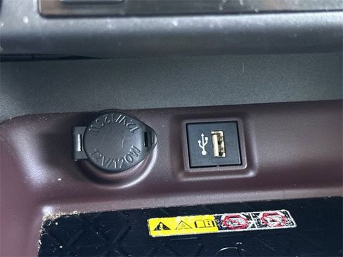 Used 2023 Toyota RAV4 Limited image 22