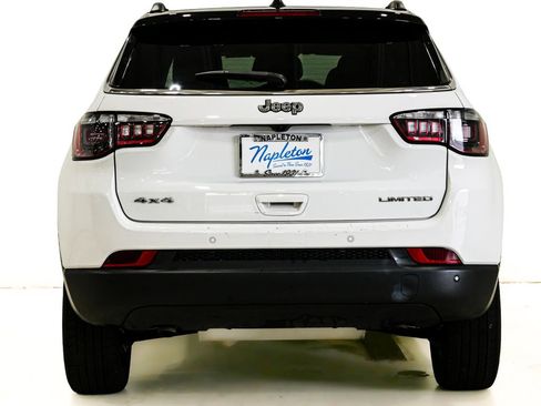 Used 2025 Jeep Compass Limited AWD/4WD image 7