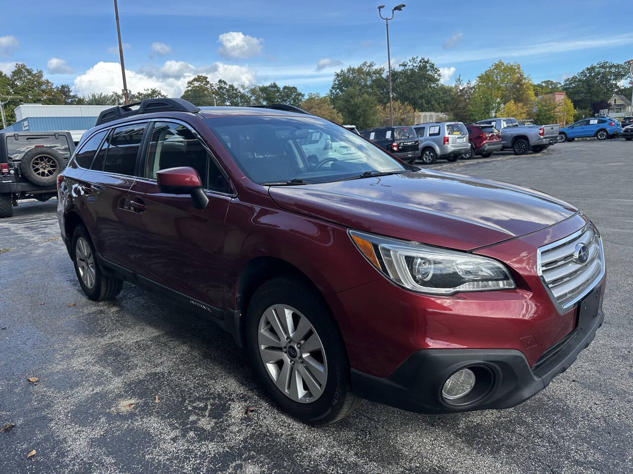 Used 2017 Subaru Outback 2.5i Premium AWD/4WD image 6