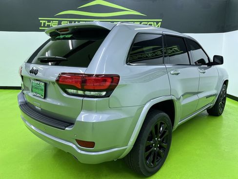 Used 2020 Jeep Grand Cherokee Altitude AWD/4WD image 10