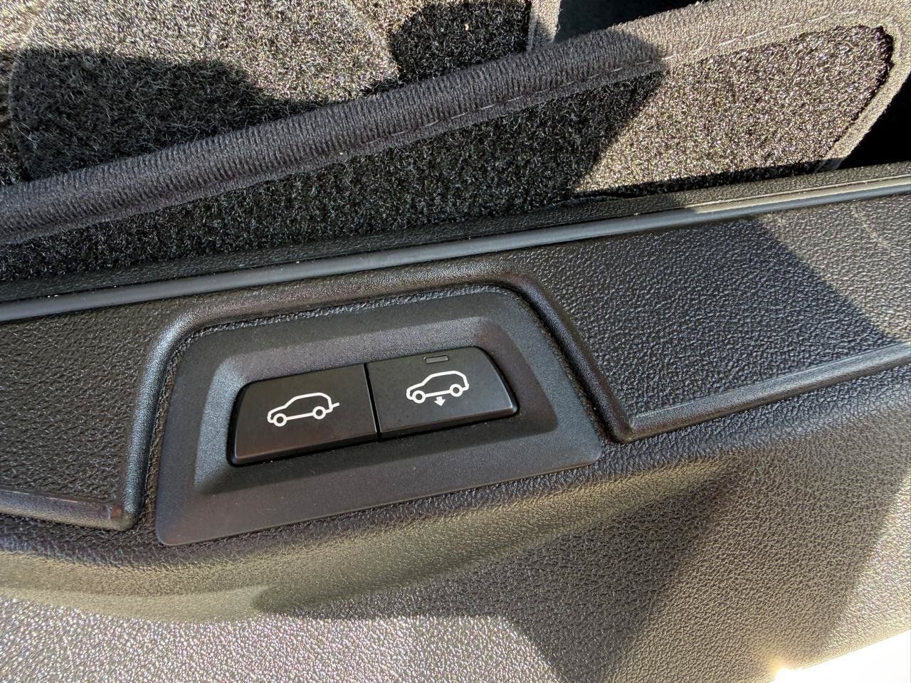 Used 2020 BMW X7 xDrive40i w/ Premium Package AWD/4WD image 37