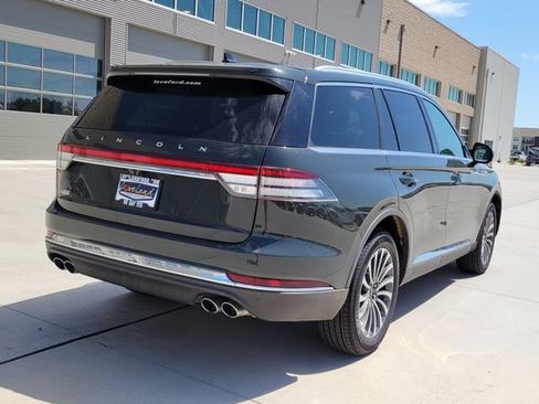 Used 2022 Lincoln Aviator AWD w/ Premium Package image 3