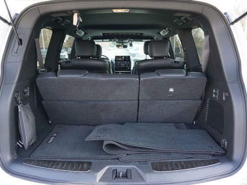 Used 2024 INFINITI QX80 Sensory image 18