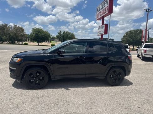 Used 2019 Jeep Compass Latitude FWD image 1