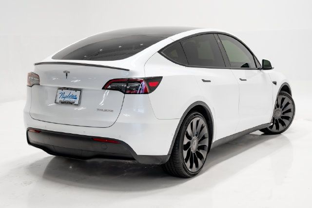 Used 2022 Tesla Model Y Performance AWD/4WD image 23
