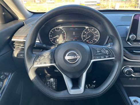 Used 2023 Nissan Altima 2.5 SV image 31