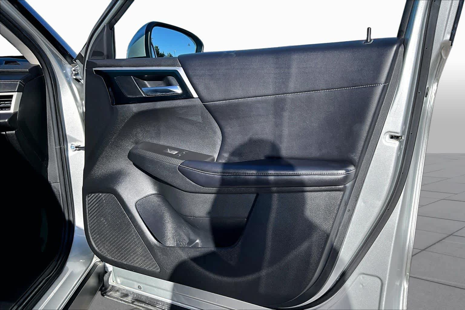 Used 2022 Mitsubishi Outlander SE AWD/4WD image 23