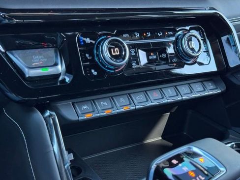 Used 2024 GMC Sierra 1500 AT4X image 37