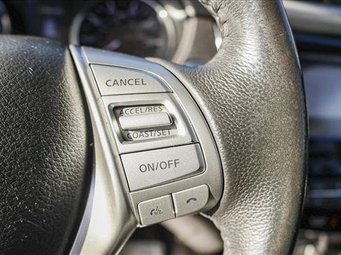 Used 2016 Nissan Rogue SL w/ SL Premium Package image 16