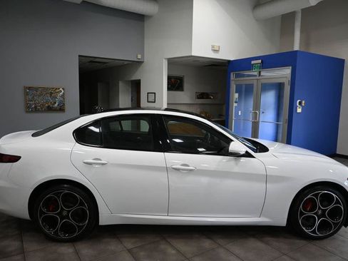 Used 2023 Alfa Romeo Giulia Ti AWD/4WD image 6