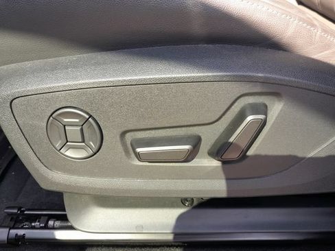 Used 2025 Audi Q6 e-tron Premium Plus w/ Premium Plus AWD/4WD image 14