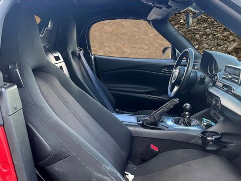 Used 2016 MAZDA MX-5 Miata Sport image 6