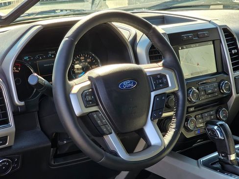 Used 2017 Ford F150 Lariat image 15