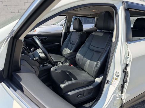 Used 2021 Nissan Rogue Sport SL w/ Premium Package image 26