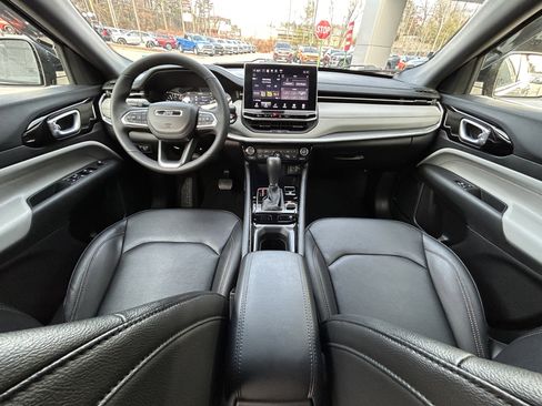 Certified 2024 Jeep Compass Limited image 23