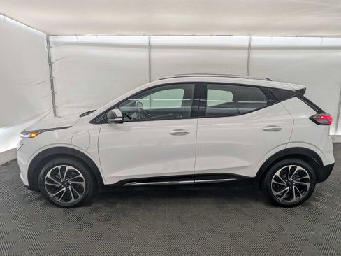 Used 2022 Chevrolet Bolt EUV Premier w/ Sun & Sound Package image 3