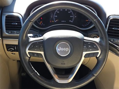 Used 2021 Jeep Grand Cherokee Limited image 15