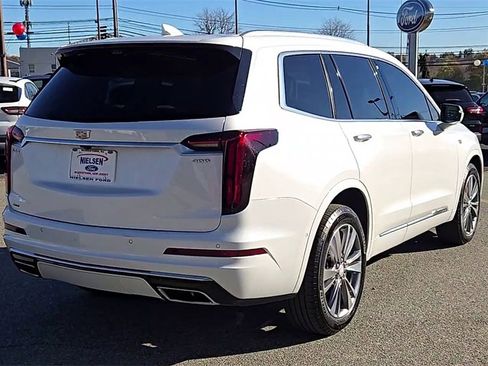 Used 2024 Cadillac XT6 Premium Luxury w/ Technology Package image 4