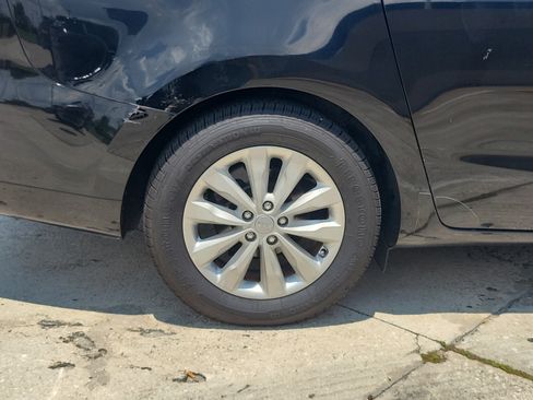 Used 2016 Kia Sedona EX FWD image 5